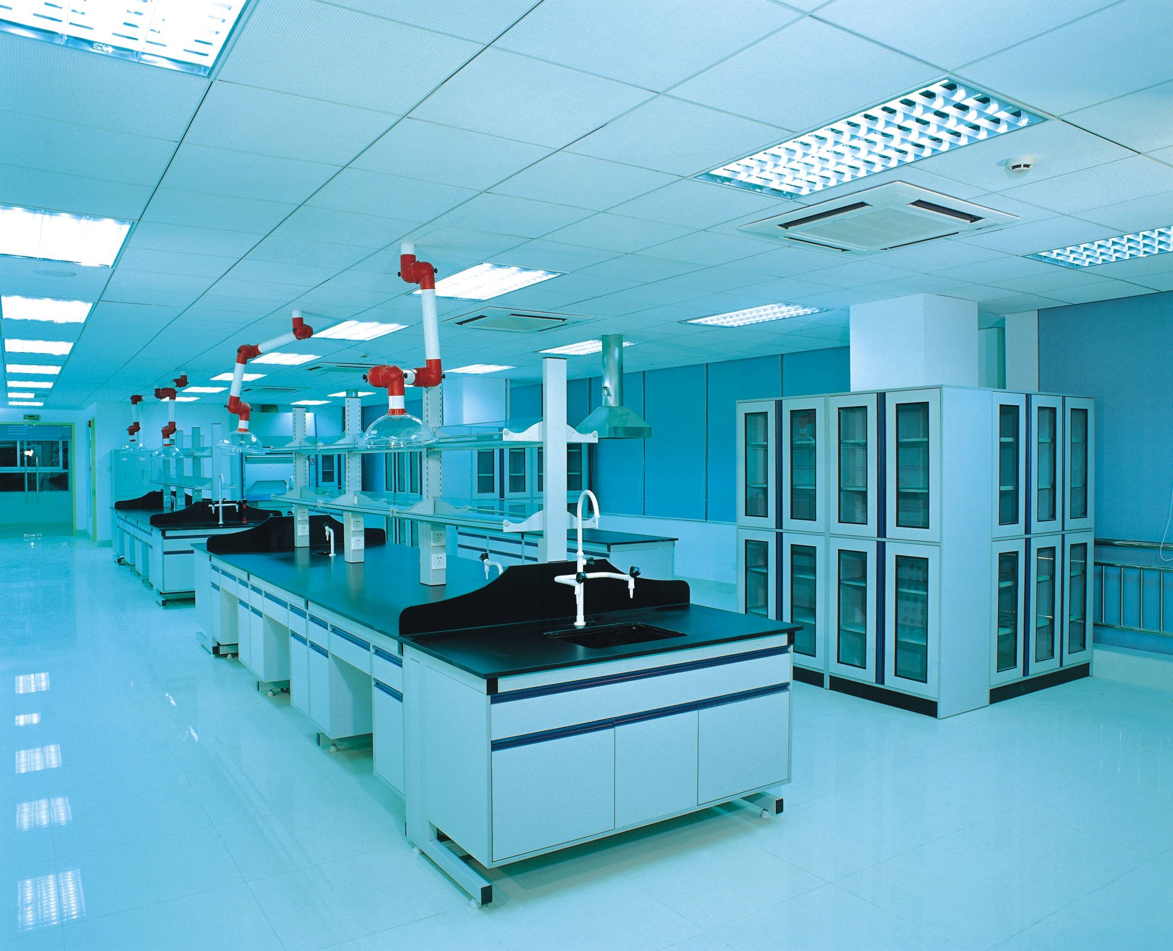 在各种实验室设备的通风柜中，在选择时要考虑自己的需求